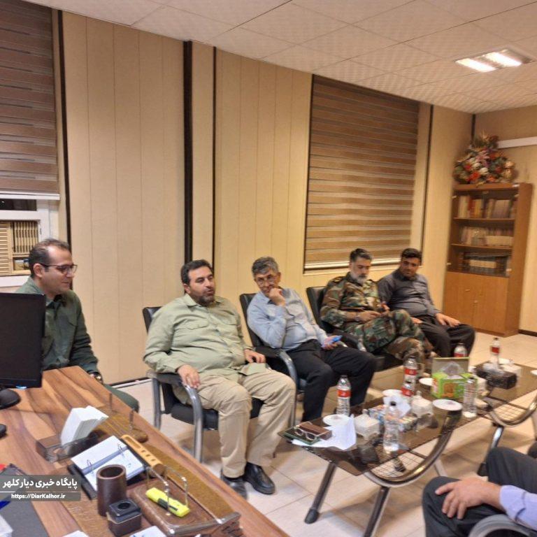 مدیریت بحران استان کرمانشاه برای مهار حرق در گیلانغرب تشکیل جلسه داد+عکس