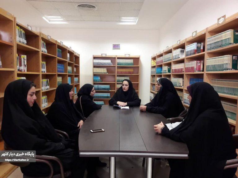 میزگرد نقد کتاب “تلنگری بر احساس ادبیات”