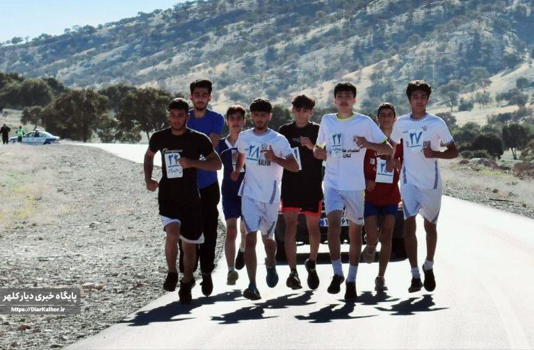 مسابقات دوصحرانوردی دانش آموزان در گیلان غرب برگزار شد