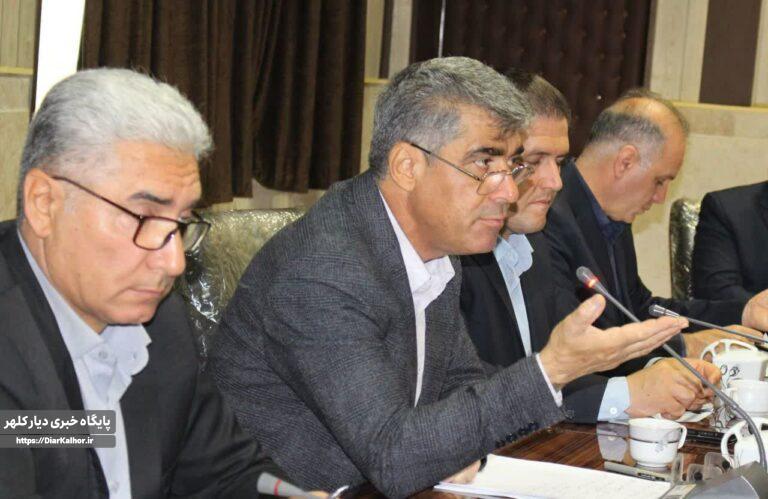اتمام حجت فرماندار گیلانغرب با بانکها / رضایی: آمارسازی قبول نیست